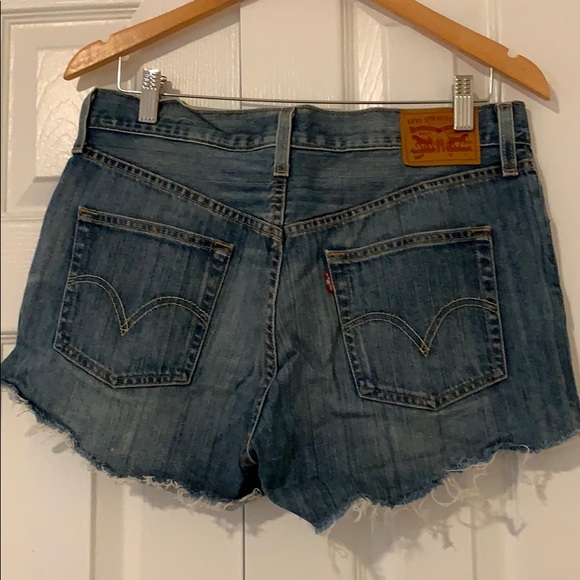 Levi’s 501 Cut-Off Shorts - Picture 3 of 4